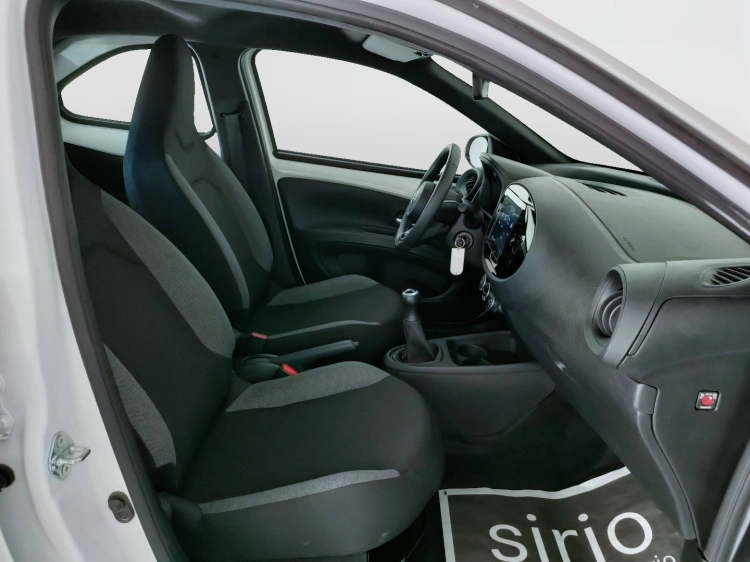 13 - Toyota Aygo X Aygo X 1.0 Active 72cv