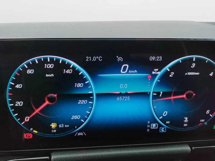 19 - Mercedes-Benz GLA 220 d Sport 4matic auto