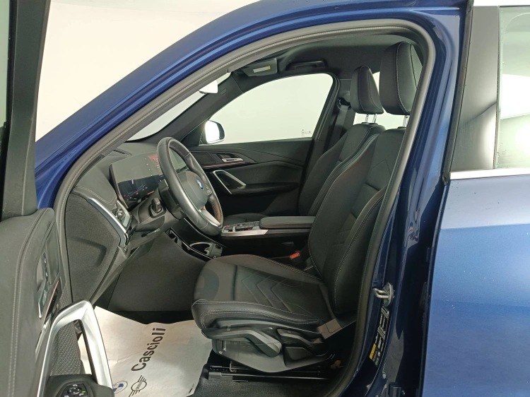 8 - BMW iX1 iX1 edrive 20 X-Line