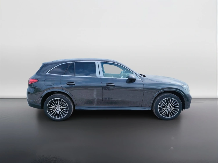 7 - Mercedes-Benz GLC 300 de 4MATIC