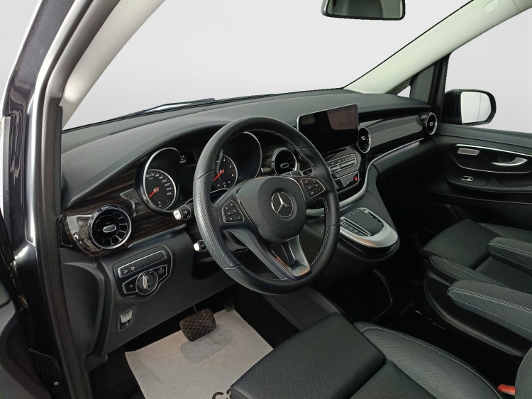 7 - Mercedes-Benz Classe V Extralong 300 d Premium 4matic auto