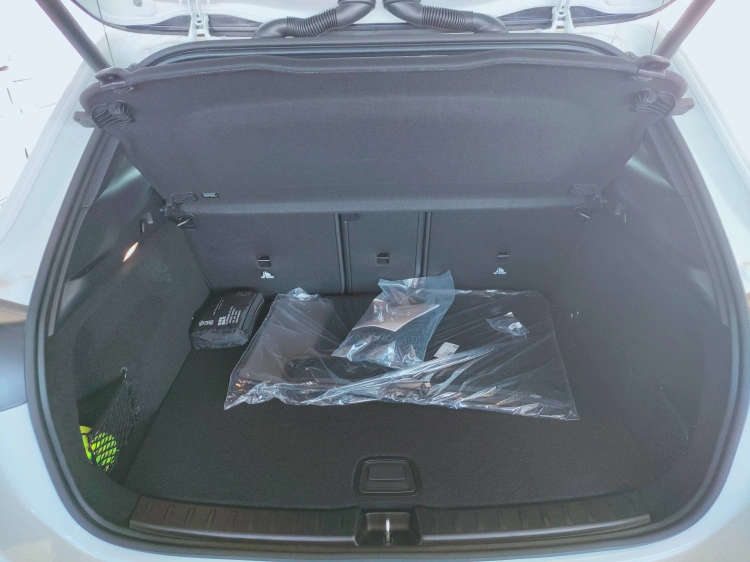 5 - Mercedes-Benz GLA 180 Automatic