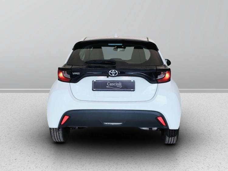 6 - Toyota Yaris Yaris 1.0 Active