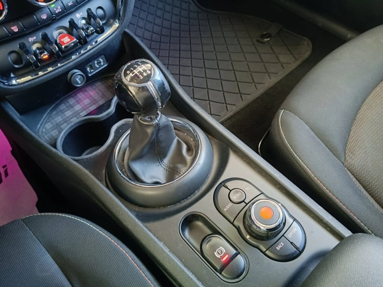 17 - MINI Cooper Mini Clubman 1.5 One D Boost