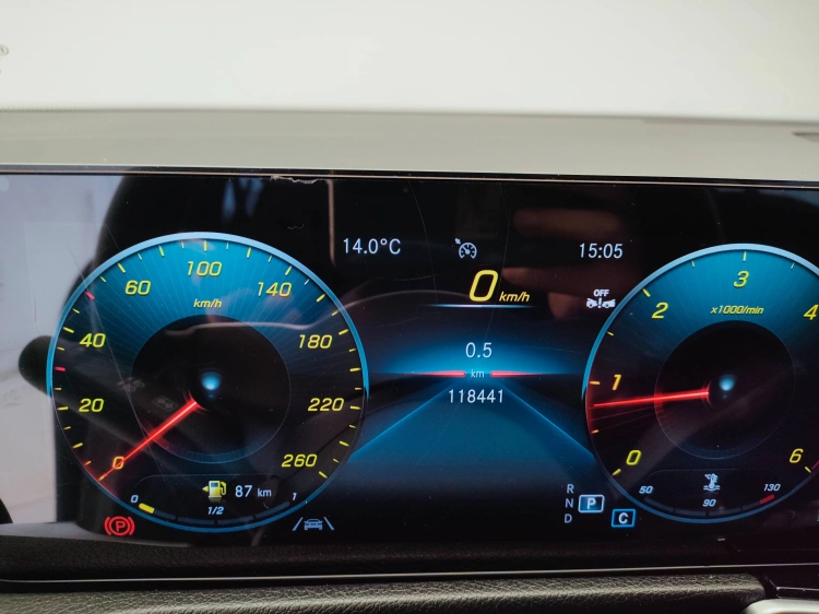 16 - Mercedes-Benz GLB 200 d Sport Plus 4matic auto