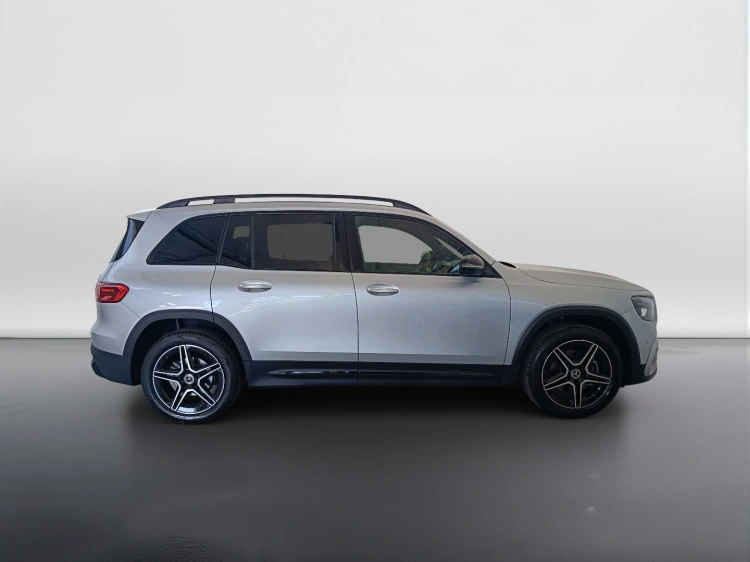 3 - Mercedes-Benz GLB 200 d Automatic 4MATIC
