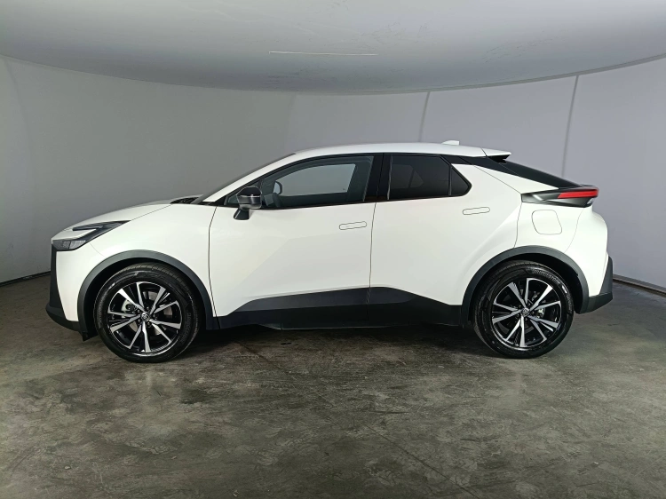 6 - Toyota C-HR C-HR 2.0 phev Trend eco fwd e-cvt