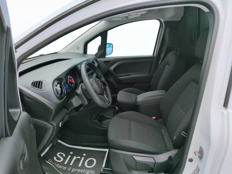 13 - Mercedes Vans eCitan furgone Long 45kWh