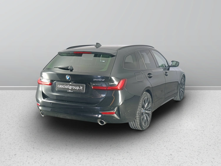 5 - BMW Serie 3 320d Touring xdrive Luxury auto