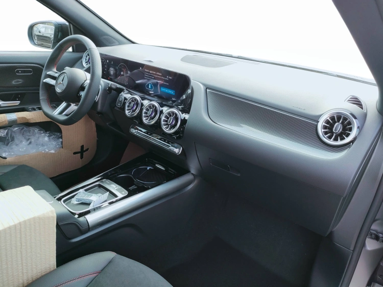 9 - Mercedes-Benz GLA 200 d automatic
