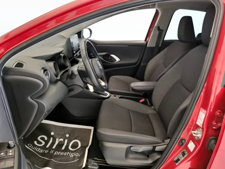 14 - Toyota Yaris Yaris 1.5h Trend