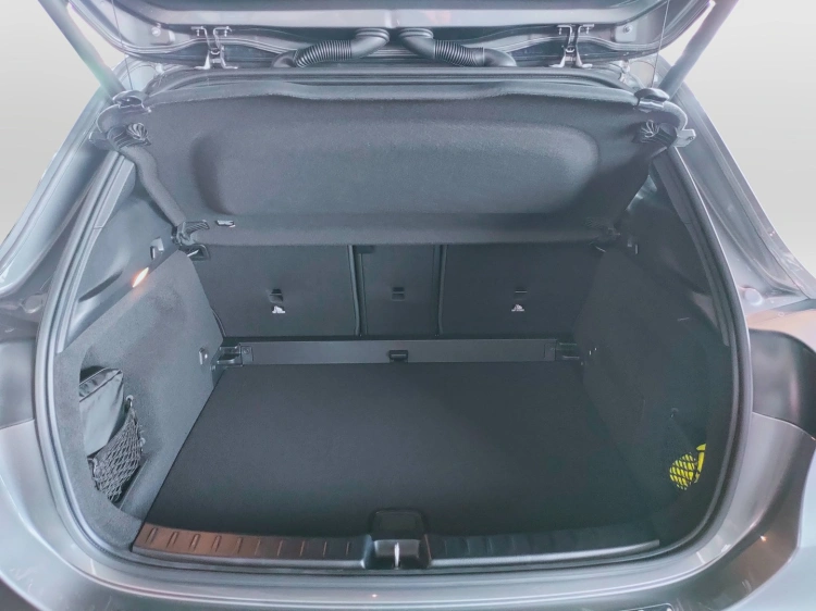 6 - Mercedes-Benz GLA 200 d automatic
