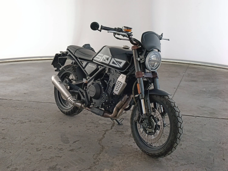 2 - Brixton Crossfire Crossfire 500 X E4