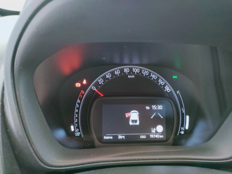 17 - Toyota Aygo X Aygo X 1.0 Trend 72cv