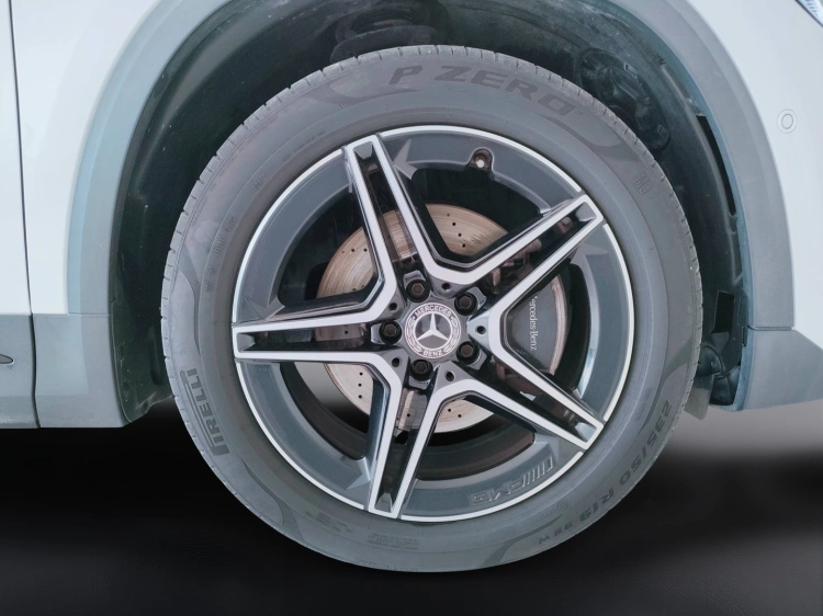 10 - Mercedes-Benz GLA 200 d Premium 4matic auto