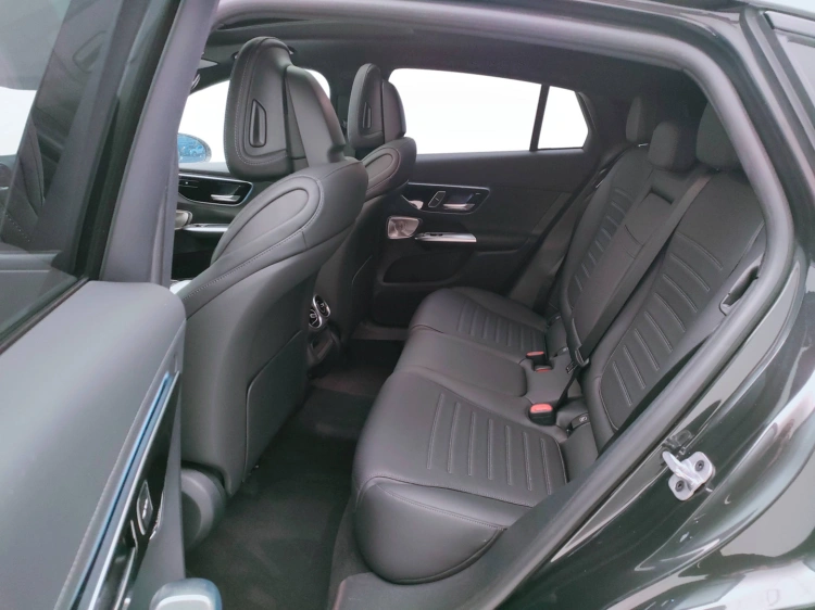 10 - Mercedes-Benz GLC 300 de phev AMG Line Advanced 4matic auto