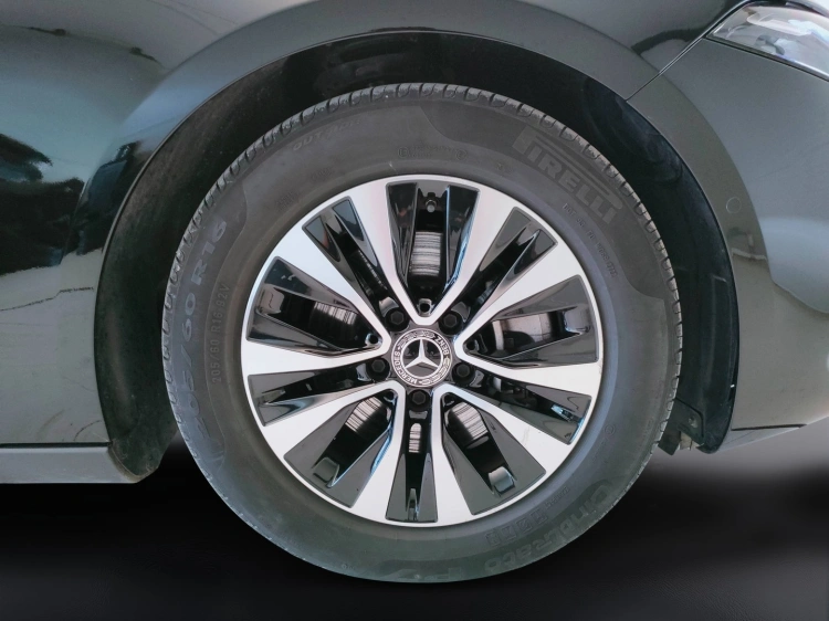 10 - Mercedes-Benz Classe A 180 d Advanced auto