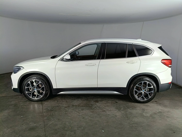 6 - BMW X1 X1 xdrive18d xLine Plus auto
