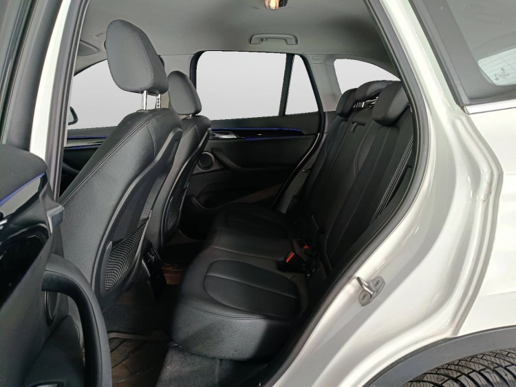 9 - BMW X1 X1 sdrive18d xLine Plus auto