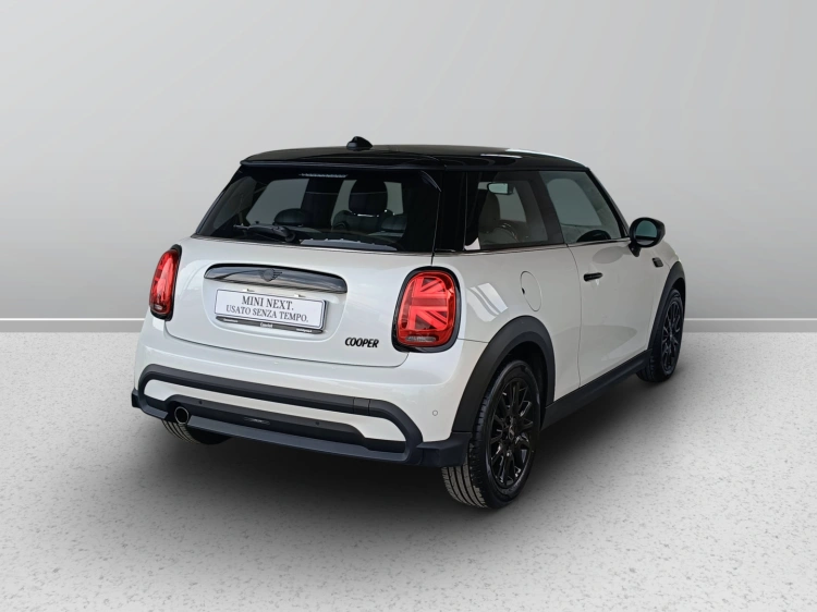4 - MINI Cooper Mini 3p 1.5 Cooper Classic auto