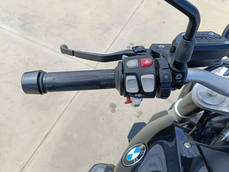 7 - BMW Motorrad R R 1200 R Black Edition Abs my17