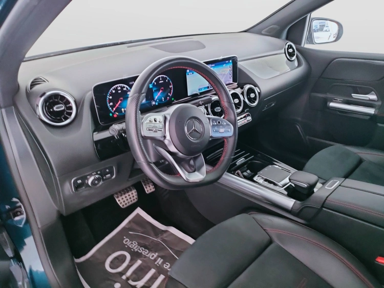 16 - Mercedes-Benz Classe B 180 d Premium auto