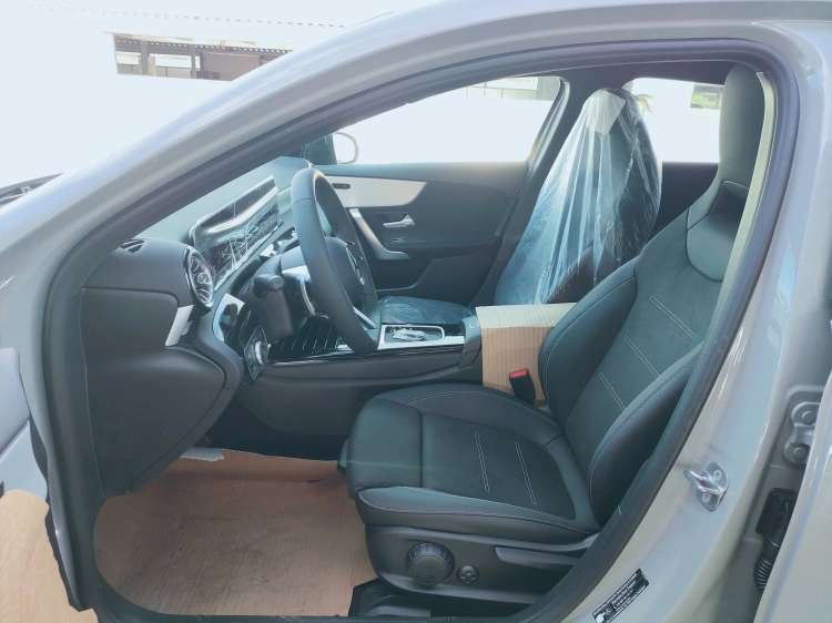 10 - Mercedes-Benz Classe A 180 d Automatic