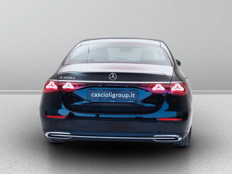 4 - Mercedes-Benz Classe E 220 d Advanced auto