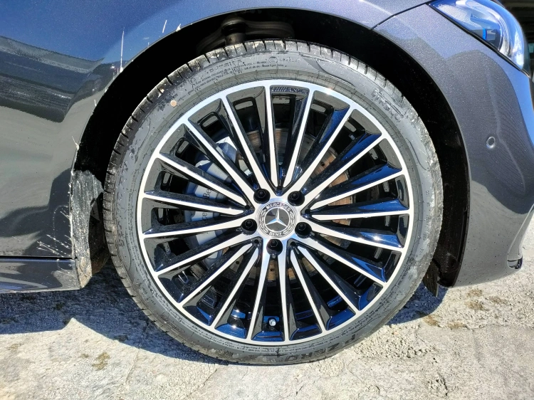 8 - Mercedes-Benz Classe C 300 d Station Wagon