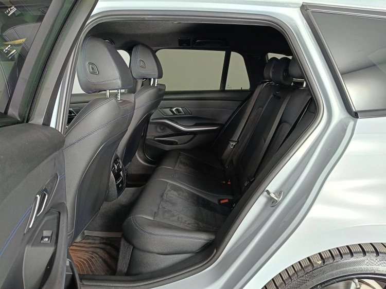 9 - BMW Serie 3 320d Touring mhev 48V MSport auto