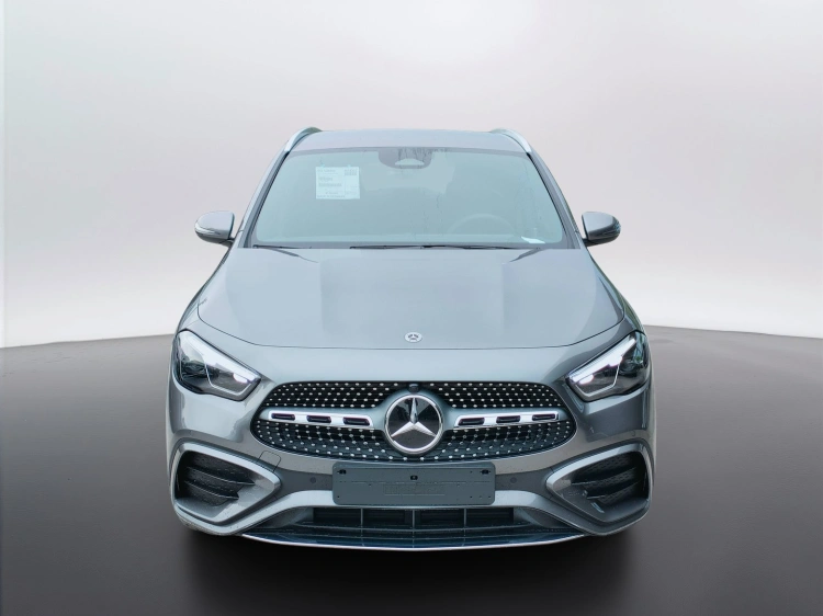 2 - Mercedes-Benz GLA 200 d automatic