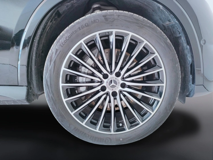 11 - Mercedes-Benz GLC 300 de 4MATIC