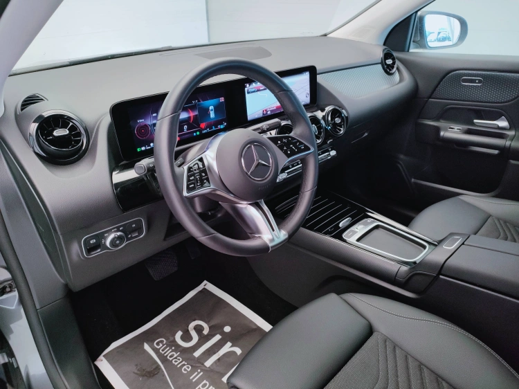 15 - Mercedes-Benz GLA 180 d Advanced auto