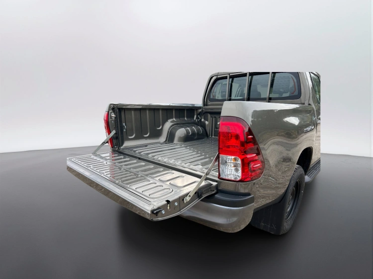 8 - Toyota Professional Hilux HILUX 2.4D A DC 4WD CMF MY24