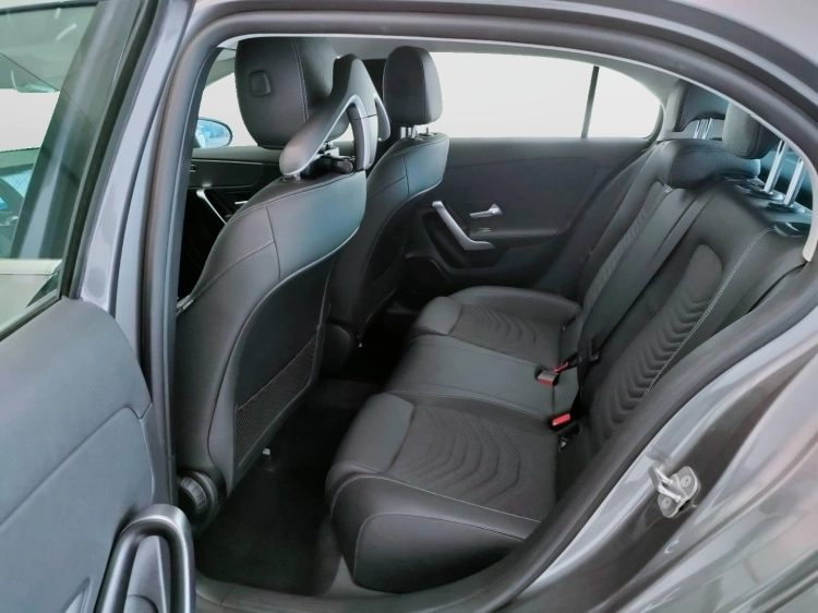 11 - Mercedes-Benz Classe A 180 d Progressive Advanced auto