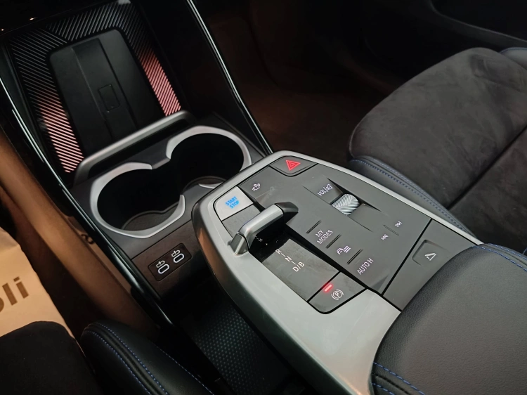 16 - BMW iX1 iX1 edrive 20 MSport