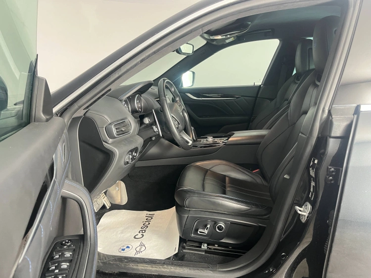 8 - Maserati Levante Maserati Levante2.0 mhev executive 330cv auto