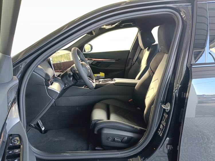 8 - BMW Serie 5 BMW 540d xDrive Berlina