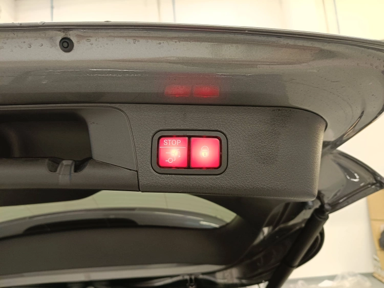 17 - Mercedes-Benz GLB 200 d Premium auto