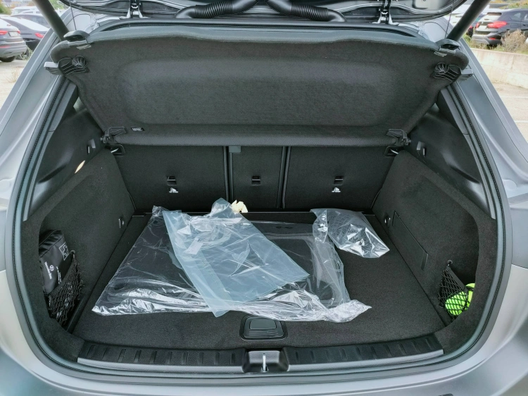 5 - Mercedes-Benz GLA 200 d automatic