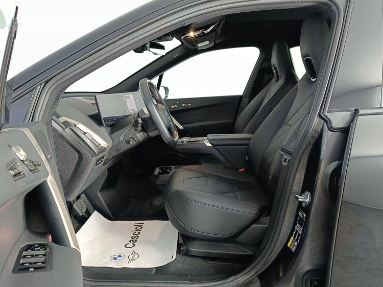 9 - BMW iX iX xdrive40
