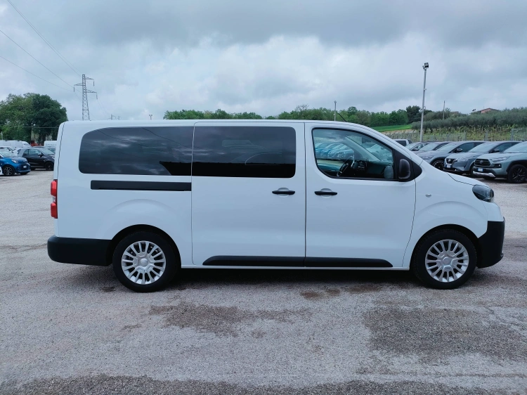 7 - Toyota Professional Proace Verso 2024 Proace Verso 2.0d 144cv S&S L2 Lounge D 9p.ti