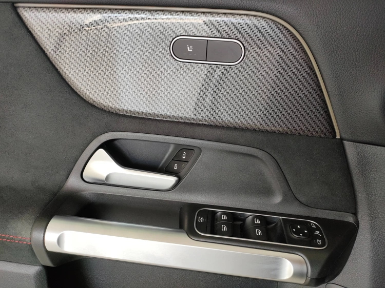 12 - Mercedes AMG GLB GLB AMG 35 4matic auto