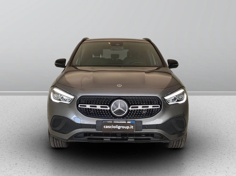 2 - Mercedes-Benz GLA 200 d Sport Plus auto