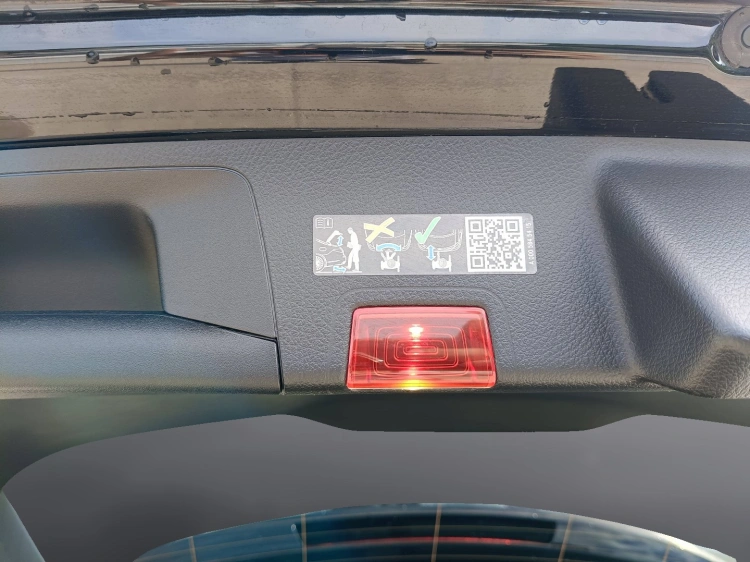 19 - Mercedes-Benz GLA 200 d AMG Line Advanced Plus auto
