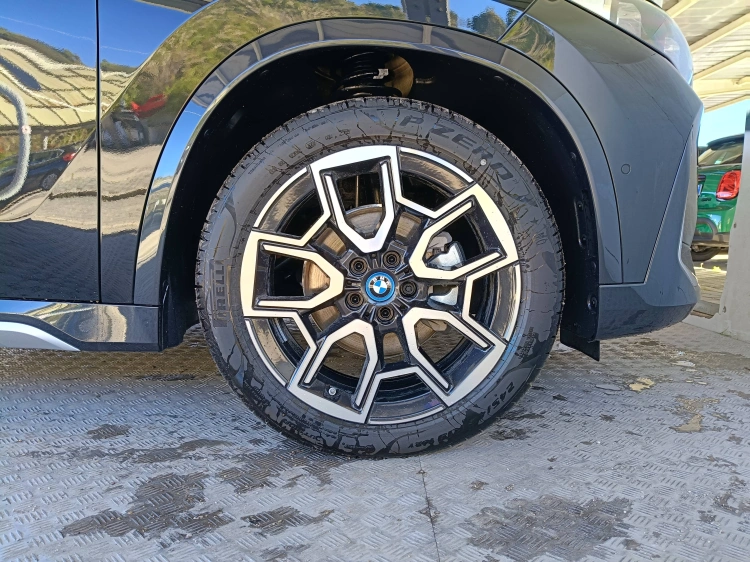 12 - BMW iX1 BMW iX1 eDrive20