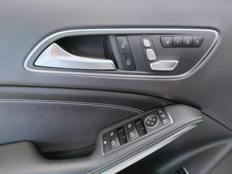 13 - Mercedes-Benz GLA 200 d Night Edition 4matic auto