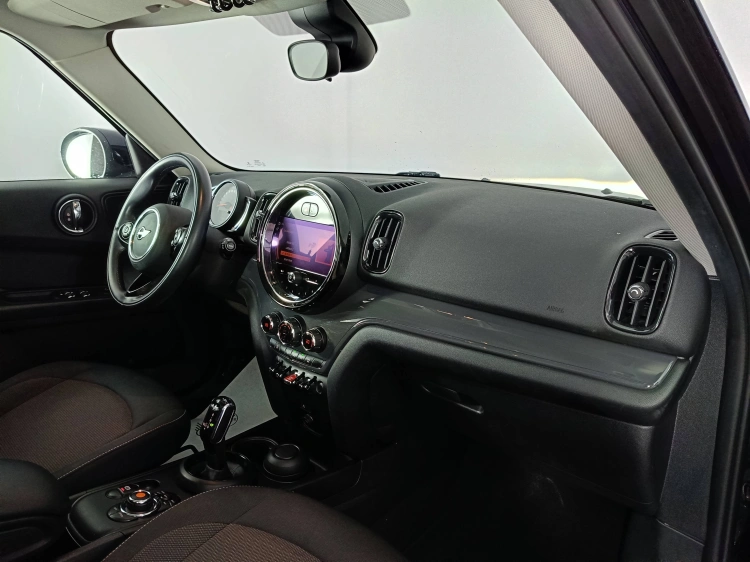 10 - MINI Countryman Mini Countryman 1.5 One D Essential auto