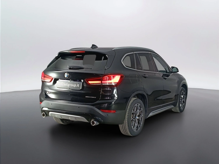 4 - BMW X1 X1 sdrive18d xLine Plus auto
