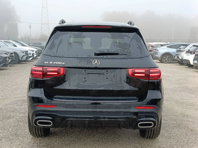 5 - Mercedes-Benz GLB 200 d Automatic